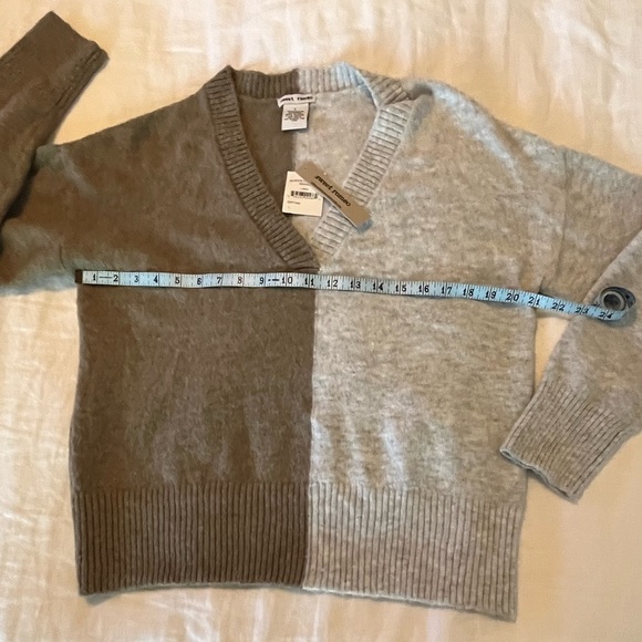 Sweet Romeo Sweater - Picture 4 of 5